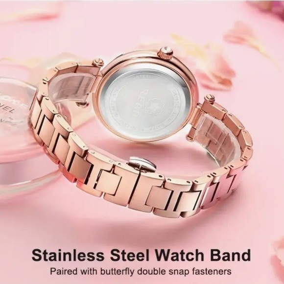 Rose Gold Quartz Watch with Sparkling 3D Four-Leaf Clover & Rhinestone Dial - Picture 3 of 10
